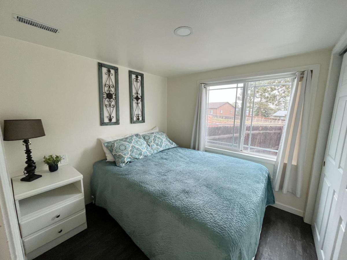 Cedar Tiny Home Woodland Park Bagian luar foto