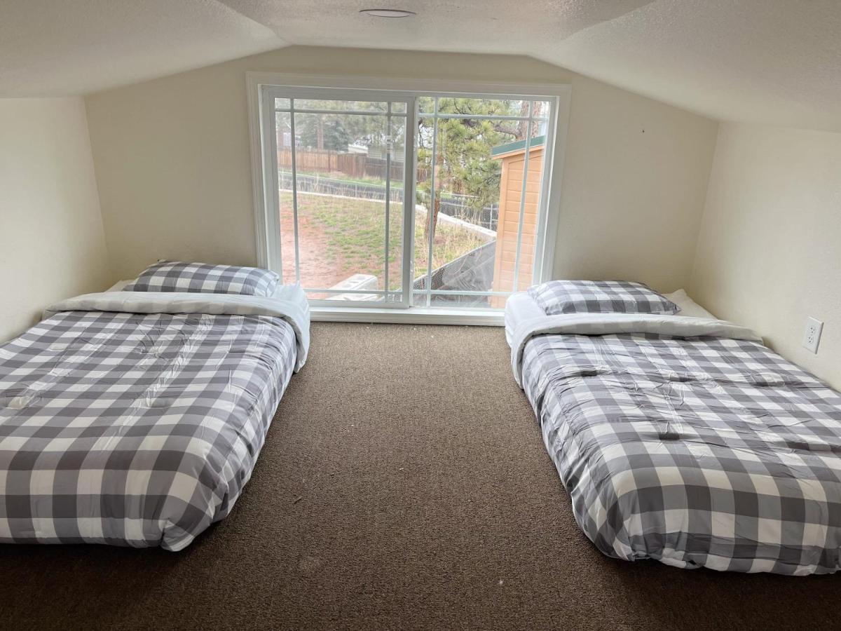 Cedar Tiny Home Woodland Park Bagian luar foto